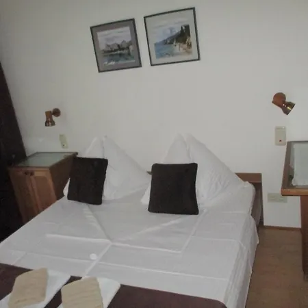 Daniel アパート